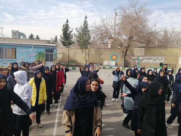 اجرای طرح همنوا در دبیرستان دخترانه نوید ناحیه پنج مشهد