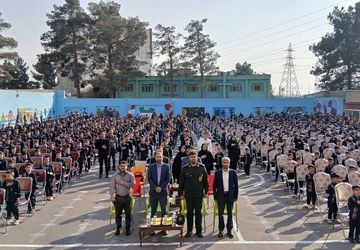 برگزاری جشن روز دانش‌آموز دبستان پسرانه بنکدار باقرشهر 