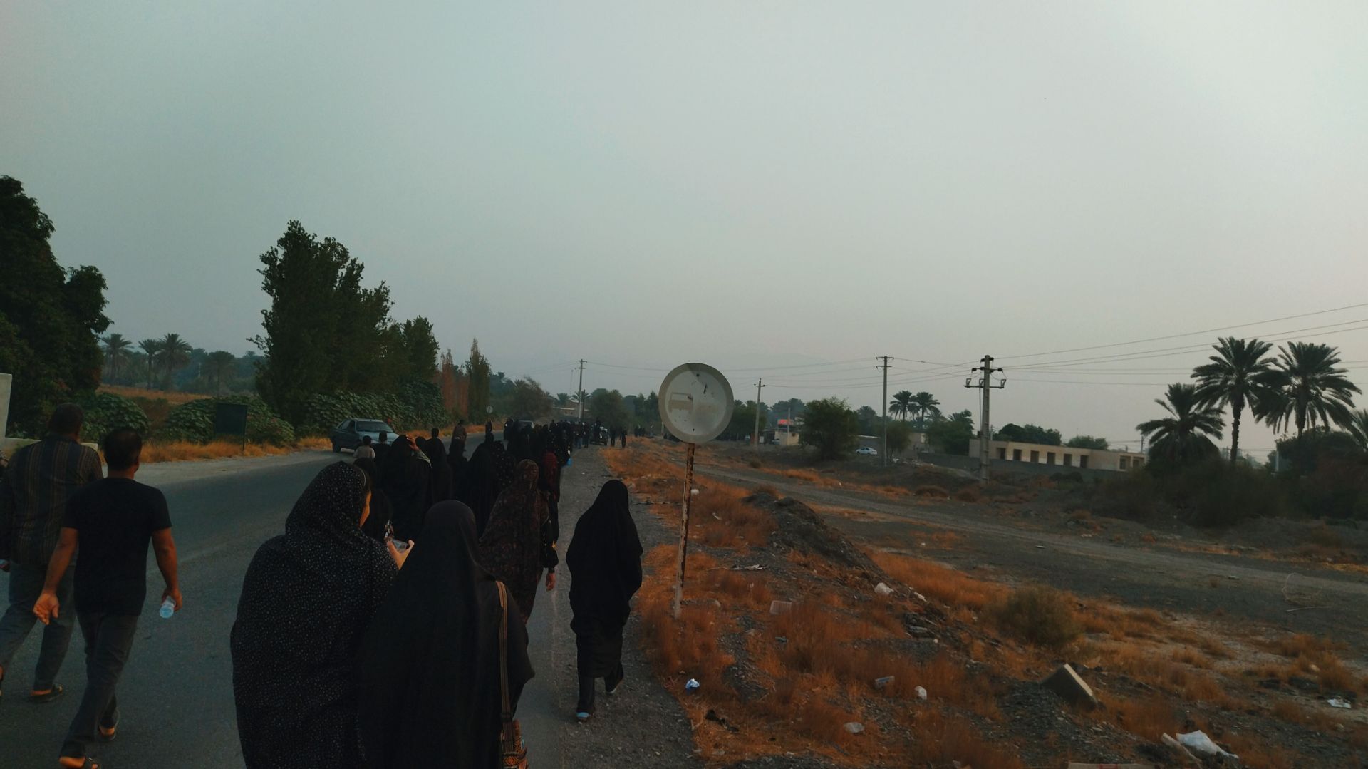 جاماندگان اربعین در مسیر شاه قطب‌الدین حیدر شهرستان رودان
