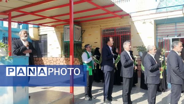 خادمان حرم امام رضا (ع) مهمان دبستان احمد کاظمی یک