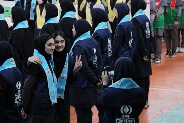 همایش «یاوران انقلاب» در بهارستان‌دو