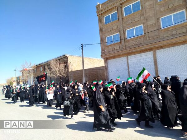 برپایی سفره بزرگ اطعام افطار در مسجد علی اکبر شهرستان قرچک
