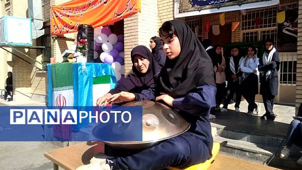 روز ۱۳ آبان، روز استکبار ستیزی در دبیرستان عرفان