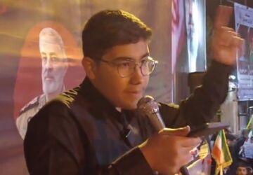 رجزخوانی دو زبانه خبرنگار پانا در تجمع باشکوه مردم قم