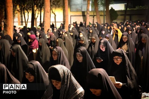 نماز استغاثه به امام زمان؛در کنار شهید گمنام