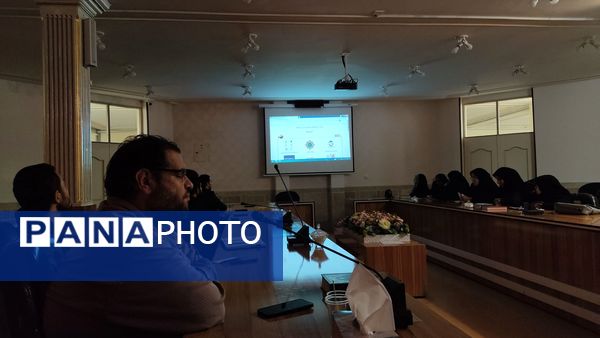 نشست تبیین برنامه‌های حوزه پرورشی آموزش‌ و پرورش بن