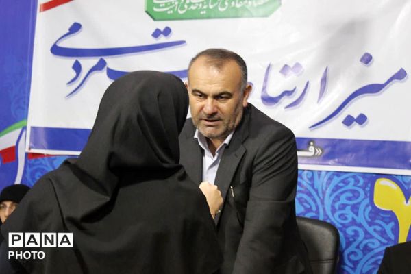 میز ارتباطات مردمی با حضور مدیرکل آموزش و پرورش مازندران 