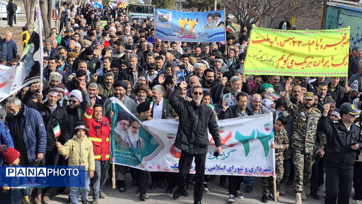 حضور پرشور مردم روستای اسد آباد در راهپیمایی ۲۲ بهمن