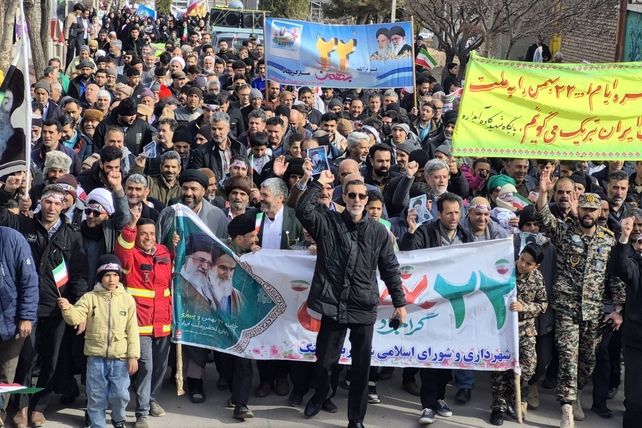 حضور پرشور مردم روستای اسد آباد در راهپیمایی ۲۲ بهمن