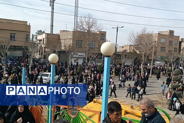 شور انقلابی در پیشوا، همه یکصدا برای ایران در 22 بهمن