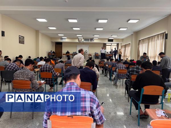 حال و هوای امتحانات نهایی در حوزه‌های دبیرستان‌های اصفهان