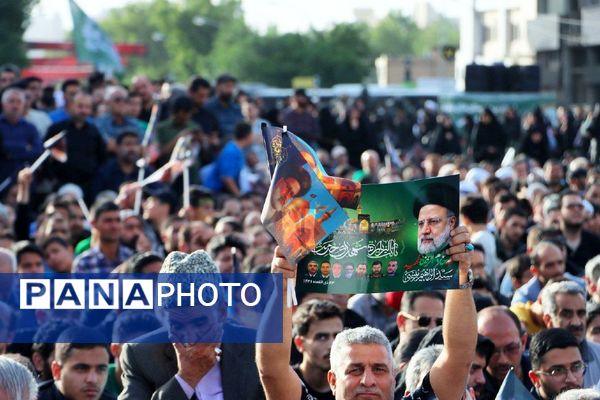 نخستین سالگرد خادم‌الرضا (علیه‌السلام) شهید آیت‌الله سید ابراهیم رئیسی در عرصه میدان شهدا مشهد 