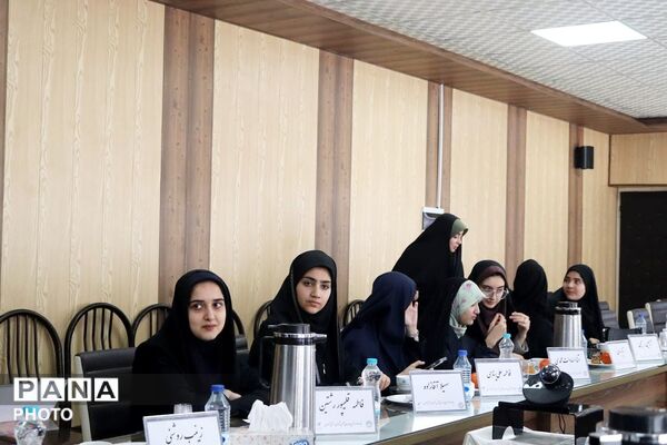 نخستین جلسه هماهنگی نمایندگان دوره دوازدهم و سیزدهم مجلس دانش‌آموزی و اعضای شورای دانش‌آموزی استان آذربایجان شرقی 