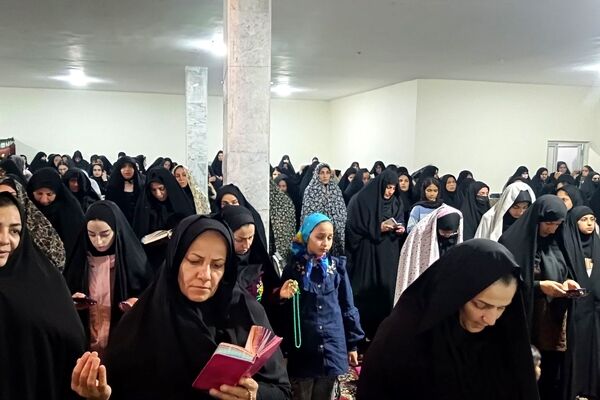 چلیچه در شب قدر غرق نور و نیایش شد