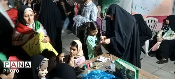 گذری بر غرفه های دهه نودی ها در نیشابور
