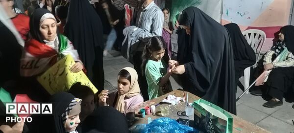 گذری بر غرفه های دهه نودی ها در نیشابور