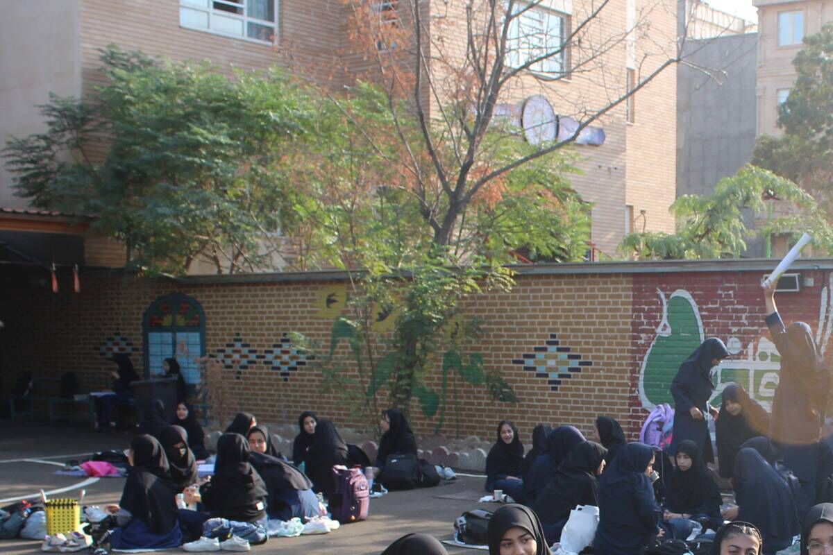 طلوع سلامتی در حیاط مدرسه؛ صبحانه‌ای به شیرینی دوستی