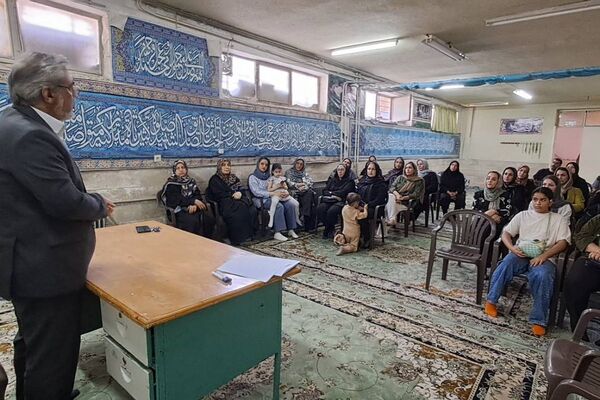 جلسه توجیهی هدایت تحصیلی با حضور مشاورین تحصیلی در دبیرستان فرزانگان شهرستان قدس