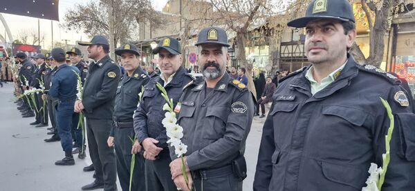وداعی غم‌انگیز با شهید گمنام در نورآباد