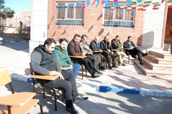 تقدیر از برگزیدگان دبیرستان دکتر نیک نیان قیامدشت  ری یک