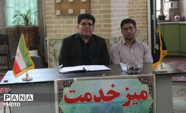 برپایی میز خدمت اداره تعاون، کار و رفاه اجتماعی در نماز جمعه شهرستان خاتم