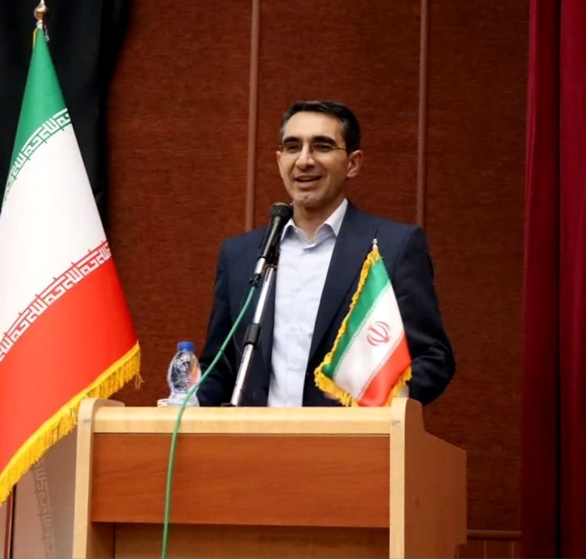 آماده‌ایم که پای صحبت‌های معلمان، دانش‌آموزان و اولیا بنشینیم