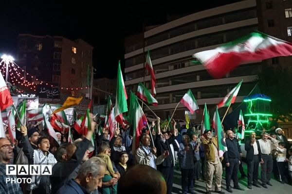 آموزش هلال‌احمر در میان شعارهای مرگ بر اسرائیل