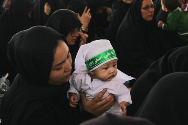 مراسم شیرخوارگان حسینی در اصفهان
