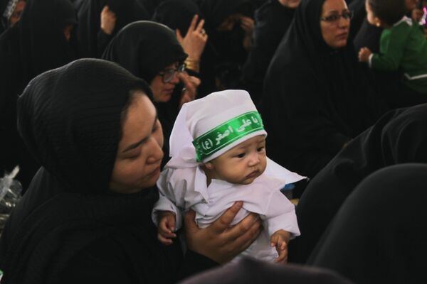 مراسم شیرخوارگان حسینی در اصفهان