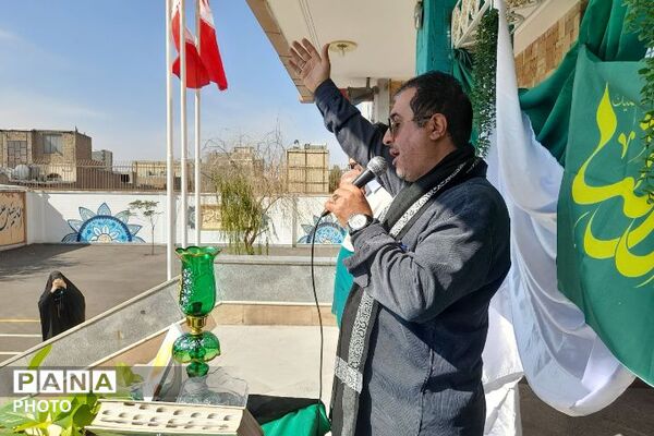 تجلی فرهنگ رضوی در دبیرستان طلوع‌فجر ملارد با برپایی موکب چایخانه حضرت الرضا(ع)