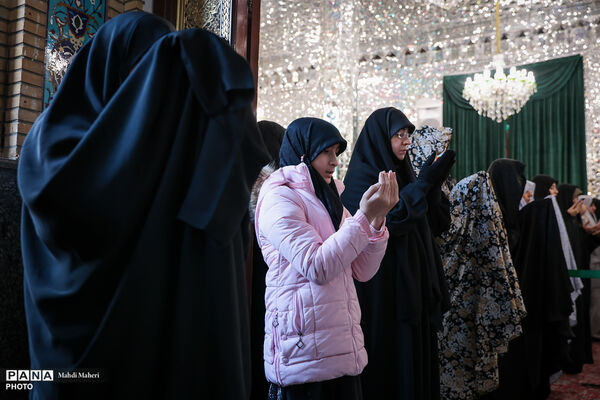 اقامه نماز عید سعید فطر در آستان مقدس امام زاده صالح(ع)