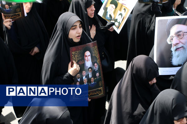 راهپیمایی یوم الله 15 خرداد از بیت امام راحل تا حرم حضرت معصومه(س)