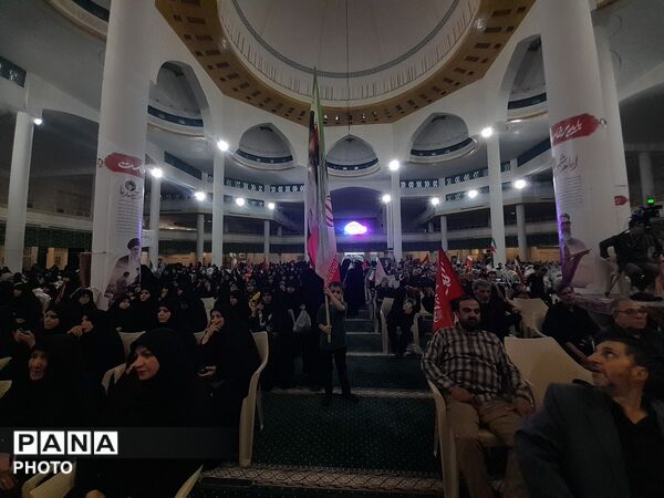 آیین بزرگداشت رهبر شهید انقلاب اسلامی در مصلای خاتم‌الانبیا(ص) زنجان 