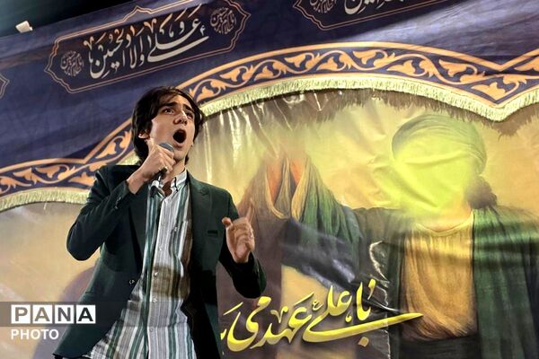 تداوم حضور در خیابان‌ها؛ رمز اتحاد و پیروزی 