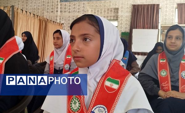 تجلیل از دانش‌آموز خبرنگاران پانا در لردگان