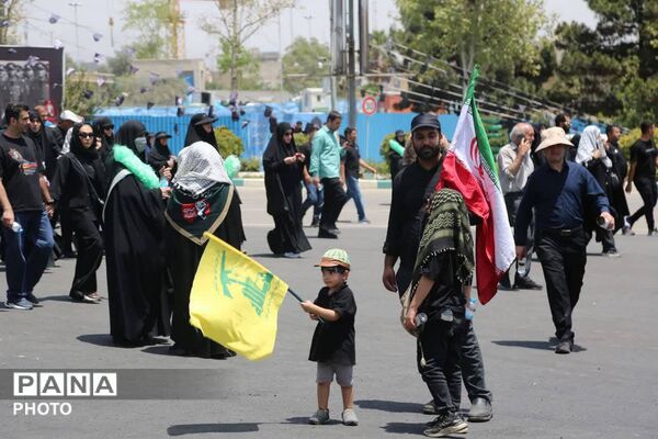 مراسم وداع با پیکر مطهر رهبر شهید در مصلی تهران 