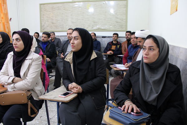 کارگاه‌های ضمن خدمت مربیان پیشتاز مانه و سملقان در دبیرستان رضوان