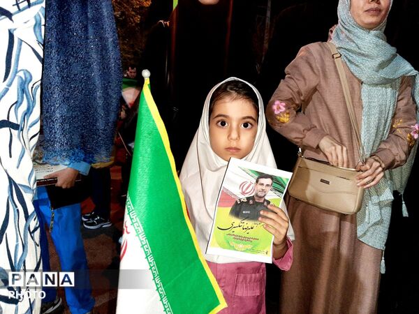 نمایش وفاداری گالیکشی‌ها در سی‌امین قرار