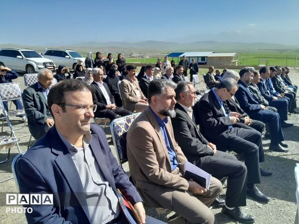 کلنگ‌زنی واحد سورت و بسته‌بندی گردوی تویسرکان با حضور مسئولان استانی و شهرستانی