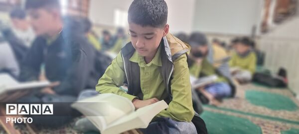 مدرسه شهید صادقی، میزبان دانش آموزان روزه دار در محفل نورانی قرآن