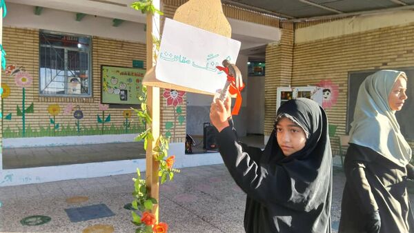 «صبحگاه مقاومت» در مدرسه شهید مطهری فین 