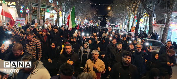 اجتماع و راهپیمایی در هفتین شب در شهرستان بجنورد 