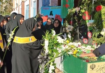 مراسم استقبال و میزبانی از شهید خوشنامِ فاطمی در دبیرستان فرزانگان قائمشهر