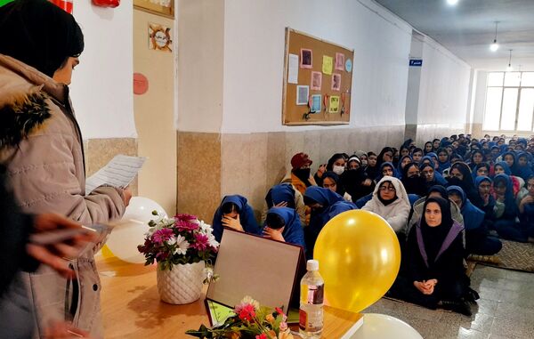 گرامیداشت عید مبعث در دبیرستان حافظ شهرکرد
