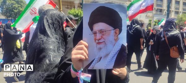 وداعِ جهان با «پدر» در صحنِ خورشید