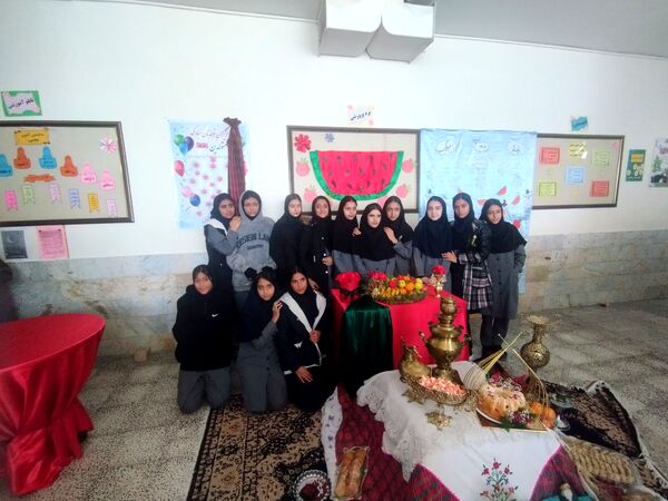 جشن یلدا در دبیرستان رفعت 