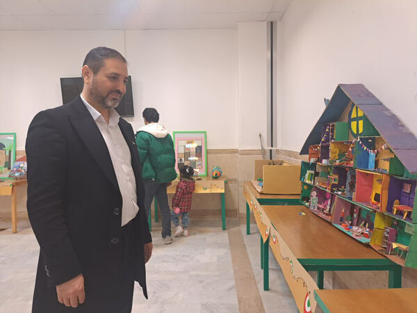 نمایشگاه آثار فرهنگی‌هنری جشنواره «زیر سقف خانه» در قم