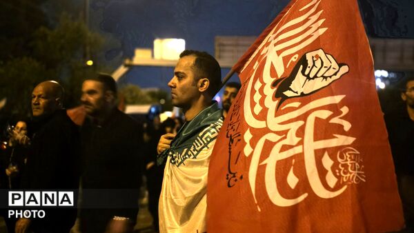 تلاقی اشک حق و صلابت ملت، امروز در تشییع قائد امت 