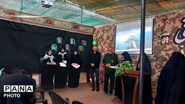 خاطره گویی فرماندهان واحدهای حوزه یک بسیج دانش آموزی قم در پاتوق نوجوان مبارز