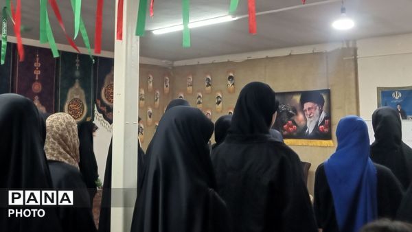 بانوان بسیجی و جانفدا در شهر فردوسیه باآموزش و فراگیری کار با اسلحه به دفاع از وطن وجان خود وهموطنانشان برخاستند